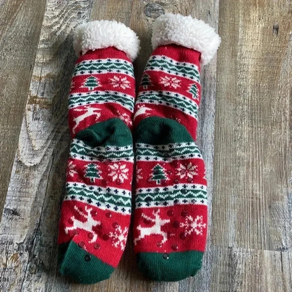 Christmas 🎄 Holiday  Fuzzzy socks 🧦 - Picture 2 of 5